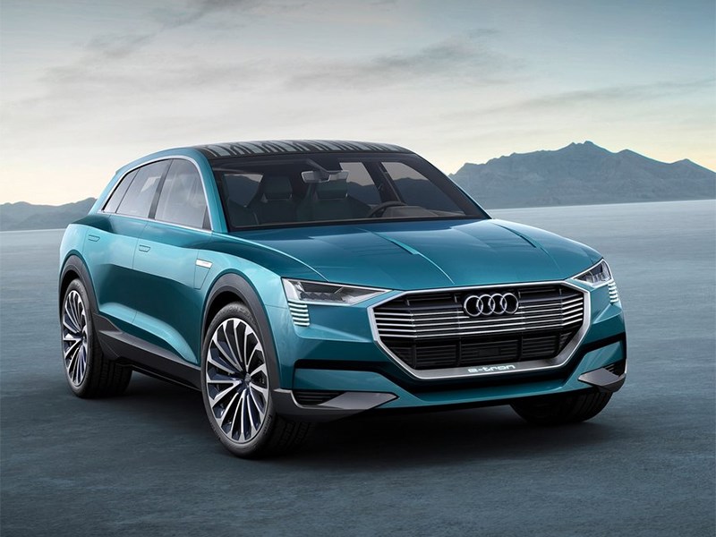 Audi e-Tron quattro 2015 вид спереди