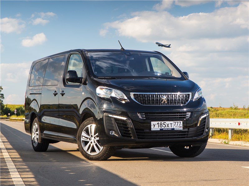 Peugeot Traveller 2018 вид спереди