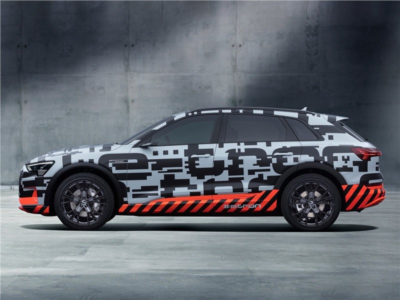 Audi e-tron Concept 2018 вид сбоку