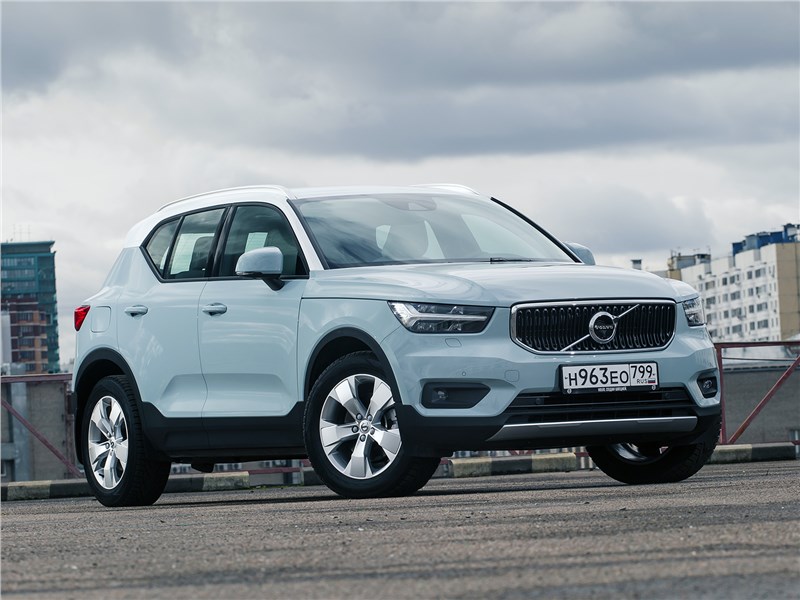 Volvo XC40 2018 вид спереди