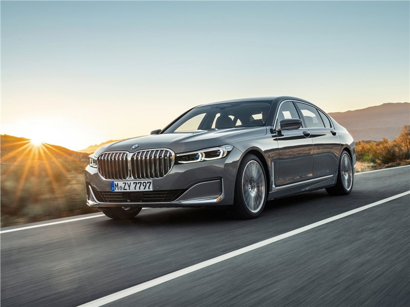 BMW 7-Series 2019 вид спереди