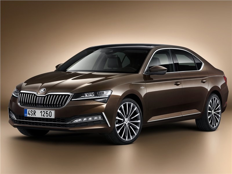 Skoda Superb 2020 вид спереди