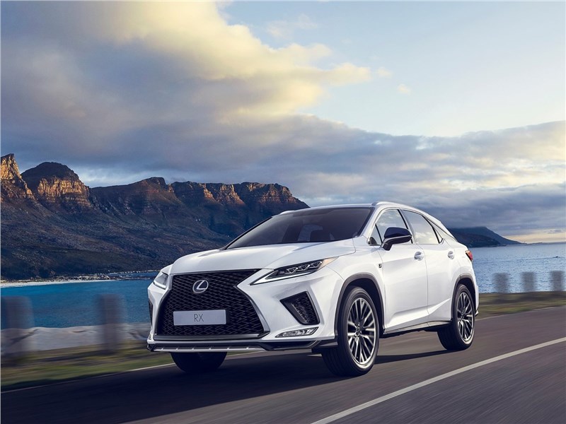 Lexus RX 2020 вид спереди