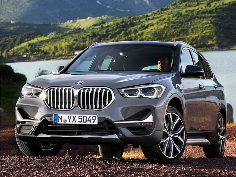 BMW X1 2020 вид спереди