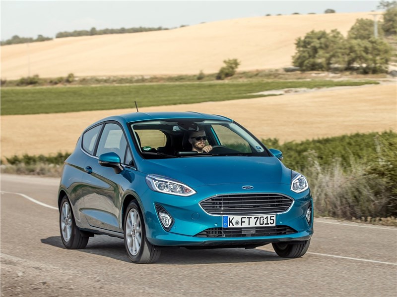 Ford Fiesta 2017 вид спереди