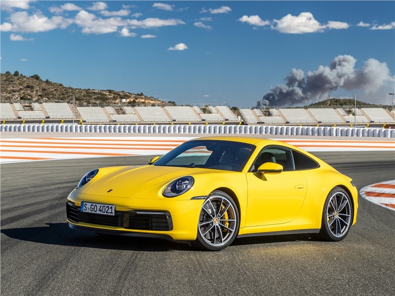 Porsche 911 Carrera 2019 вид спереди