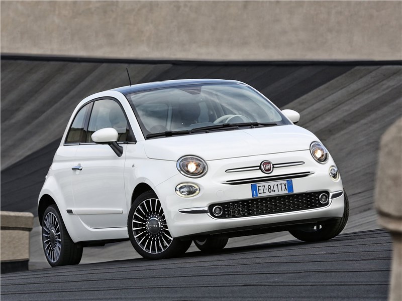 Fiat 500 2016 вид спереди