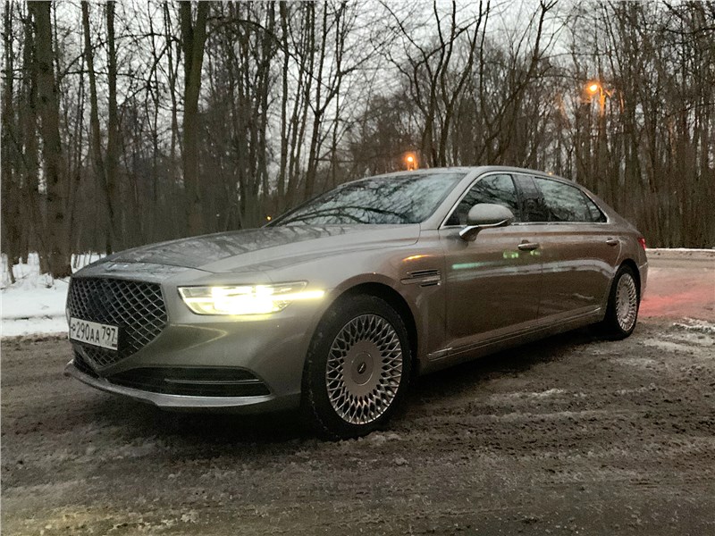 Genesis G90 L (2020) вид спереди