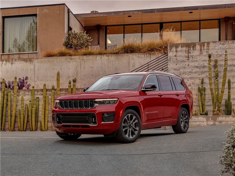 Jeep Grand Cherokee L (2021) вид спереди