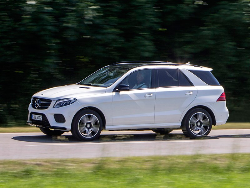 Mercedes-Benz GLE 2016 вид сбоку