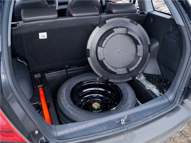 Lifan X60 2016 багажное отделение