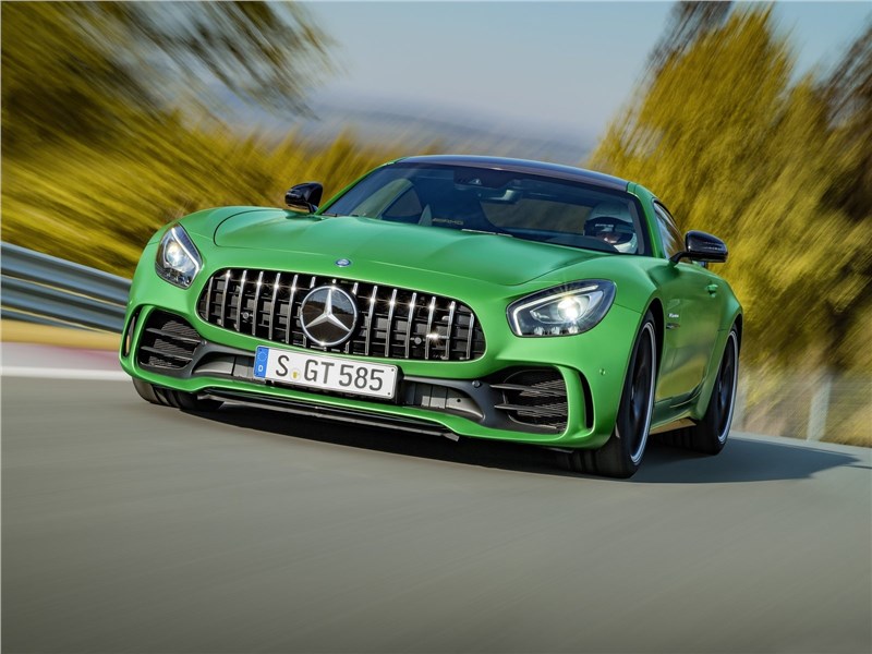 Mercedes-AMG GT R 2017 вид спереди