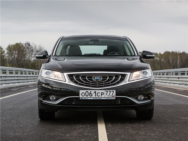 Geely Emgrand GT 2017 вид спереди