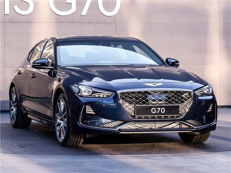 Genesis G70 2018 вид спереди