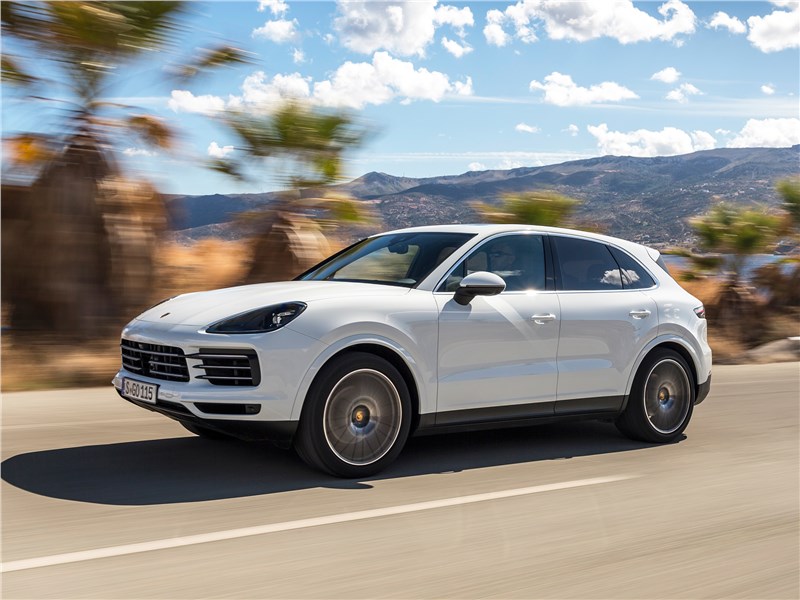 Porsche Cayenne 2018 вид сбоку