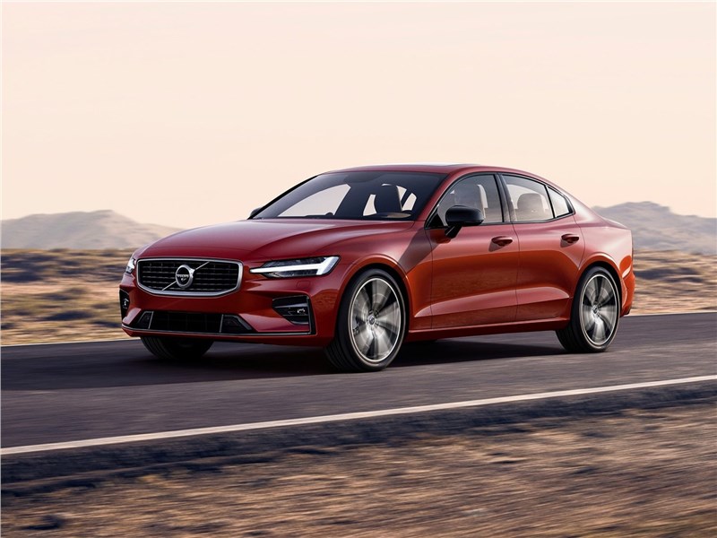 Volvo S60 2019 вид спереди сбоку