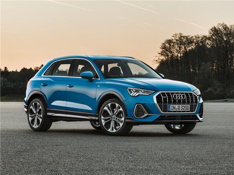 Audi Q3 2019 вид спереди сбоку