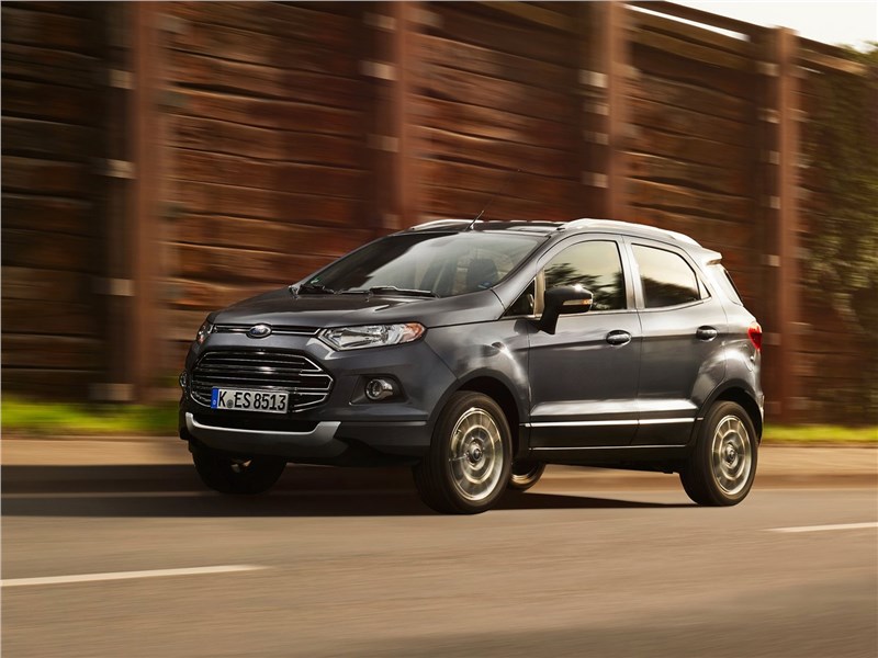 Ford EcoSport 2016 вид спереди сбоку