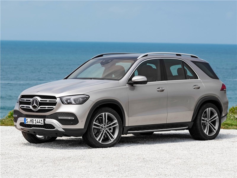 Mercedes-Benz GLE 2020 вид спереди сбоку