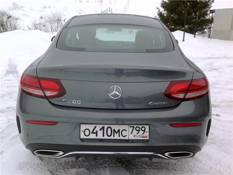 Mercedes-Benz C200 Coupe 4MATIC 2019 вид сзади