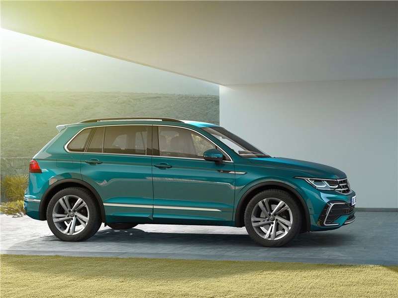 Volkswagen Tiguan (2021) вид сбоку