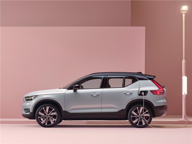 Volvo XC40 Recharge (2020) вид сбоку