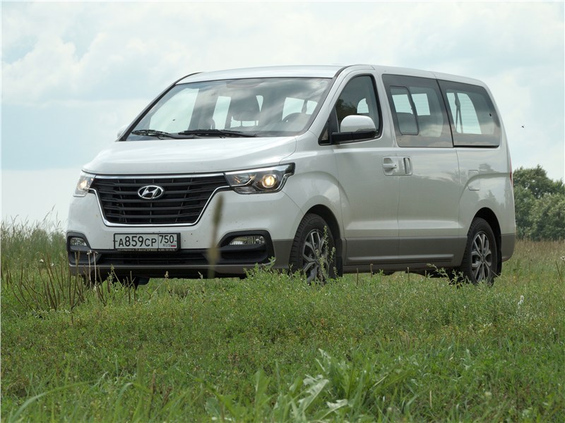 Hyundai Н-1 2018 вид сбоку