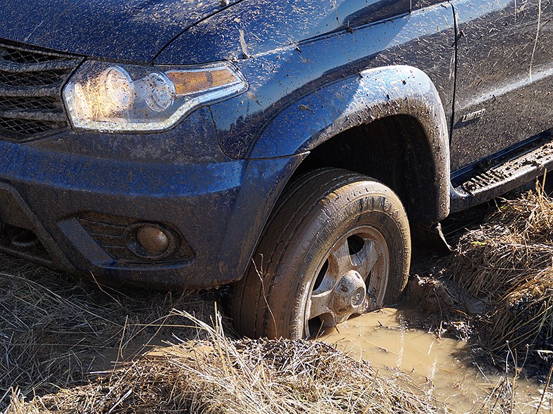 UAZ Pickup 2014 переднее колесо