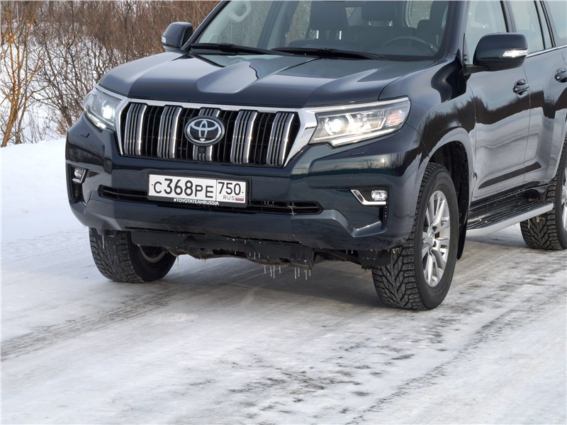 Toyota Land Cruiser Prado 2017 вид спереди