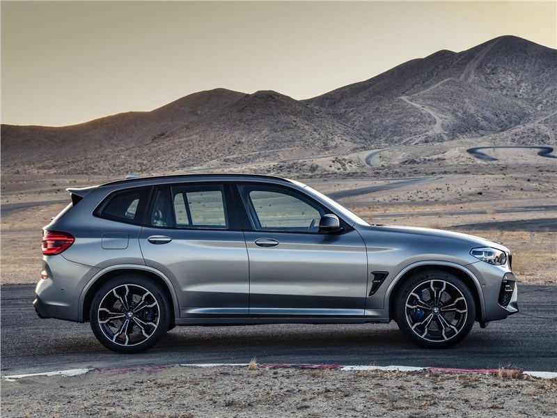 BMW X3 M Competition 2020 вид сбоку