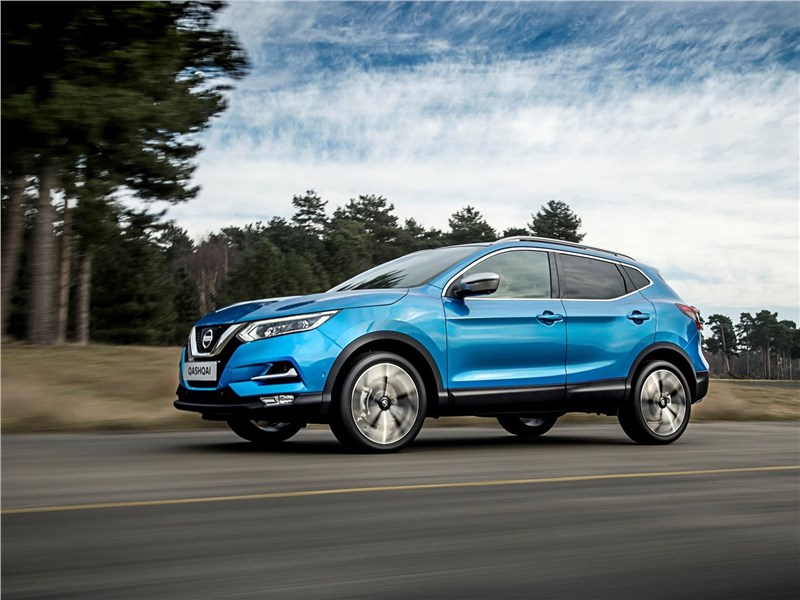 Nissan Qashqai 2018 вид сбоку