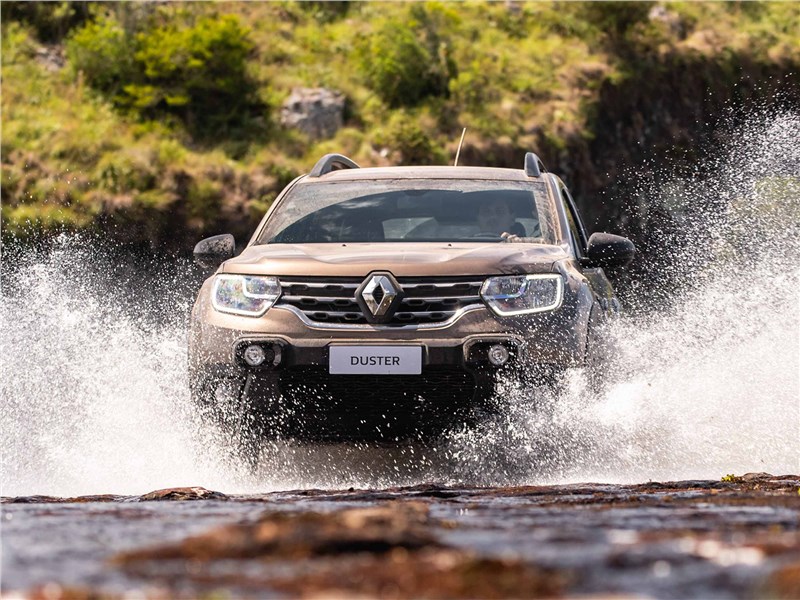 Renault Duster (2021) вид спереди