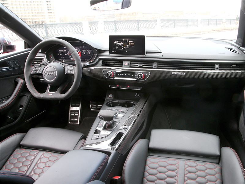 Audi RS5 2018 салон
