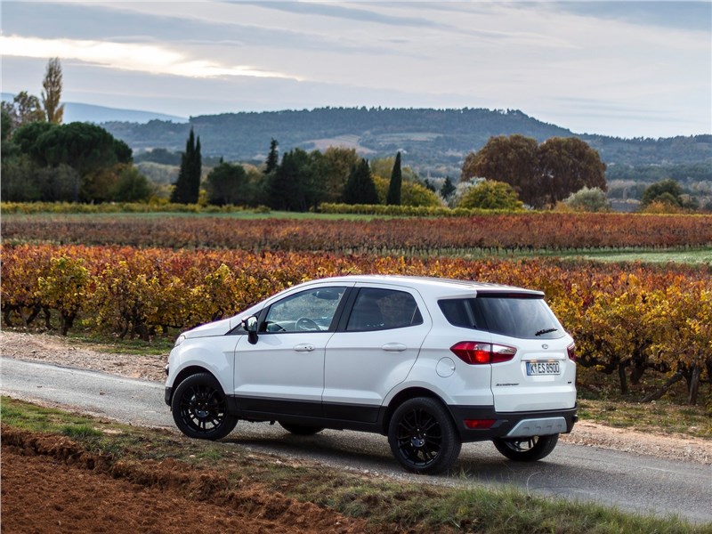 Ford EcoSport 2016 вид сбоку сзади