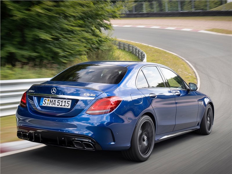 Mercedes-Benz C63 S AMG Sedan 2019 вид сзади