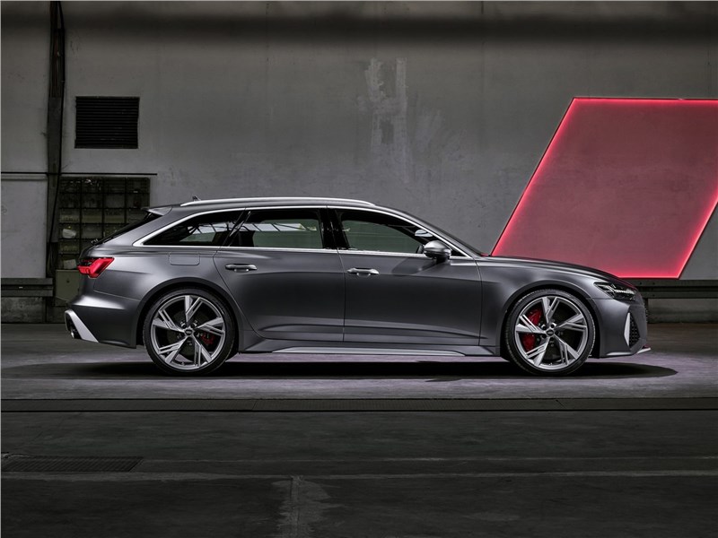 Audi RS6 Avant 2020 вид сбоку