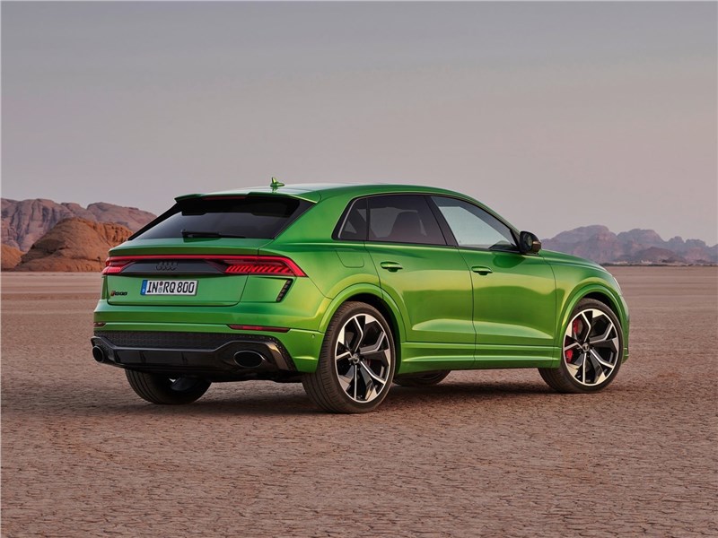 Audi RS Q8 2020 вид сзади