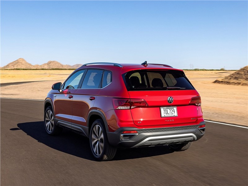 Volkswagen Taos (2022) вид сзади