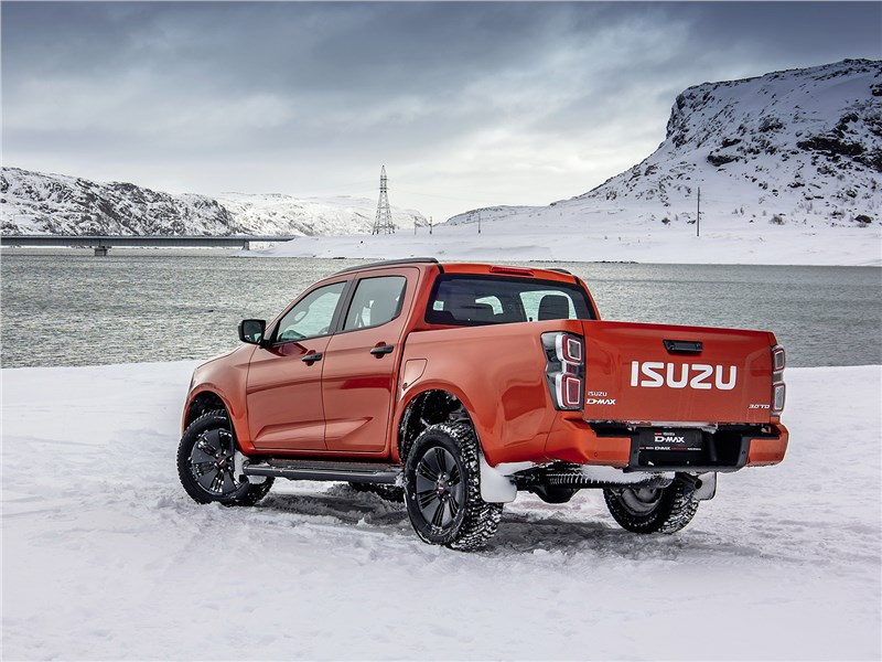 Isuzu D-Max (2021) вид сзади