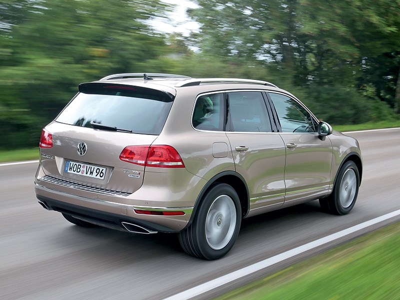 Volkswagen Touareg 2014 вид сзади