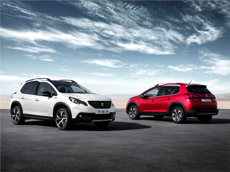 Peugeot 2008 2017 белая и красная