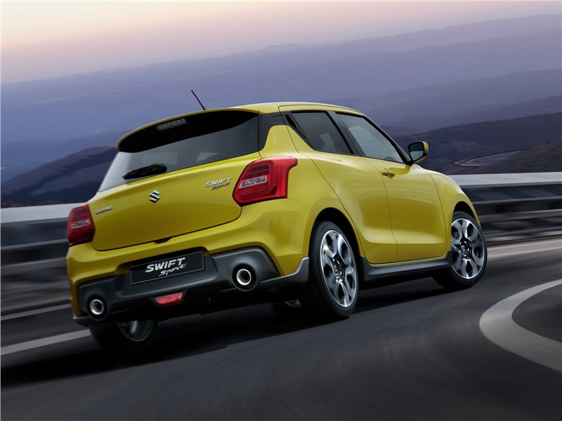 Suzuki Swift Sport 2018 вид сзади