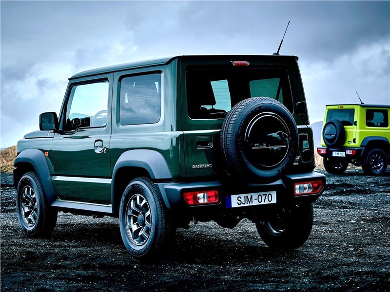 Suzuki Jimny 2019 вид сзади