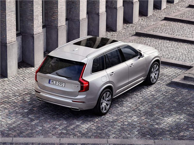 Volvo XC90 2020 вид сзади сверху