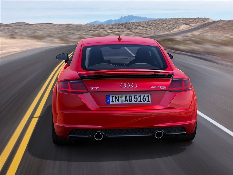 Audi TT Coupe 2019 вид сзади