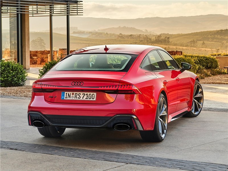 Audi RS7 Sportback 2020 вид сзади