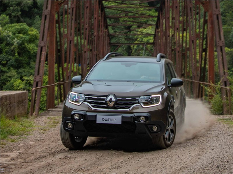 Renault Duster (2021) вид спереди