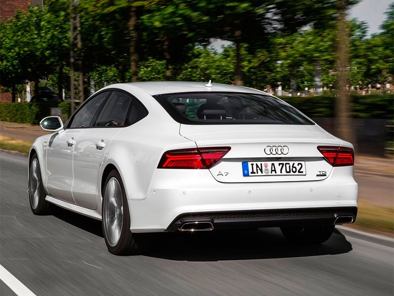 Audi A7 Sportback 2014 вид сзади