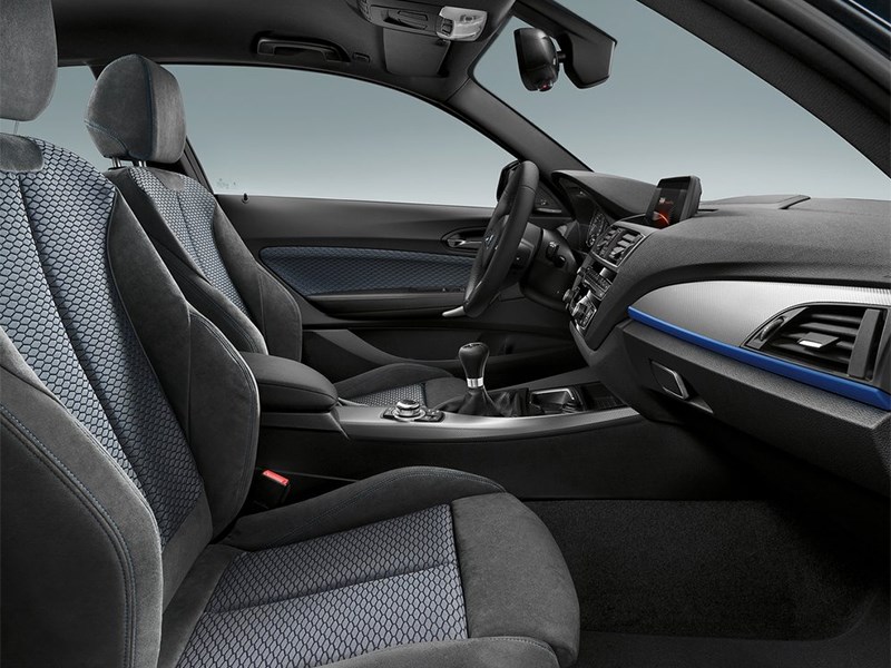 BMW 1-Series 2016 передние кресла
