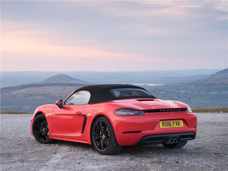 Porsche 718 Boxster 2017 вид сзади